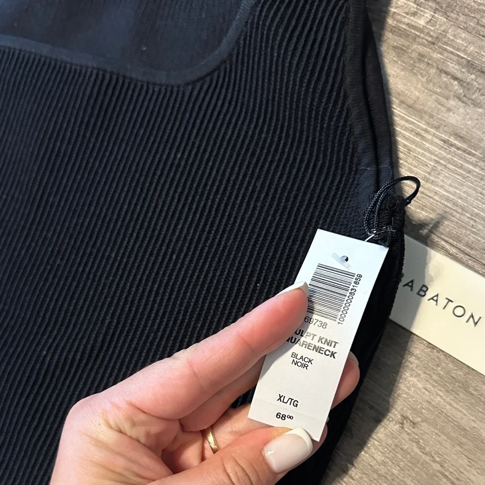 Babaton
Sculpt Knit Squareneck Cropped Tank - Picture 6 of 6